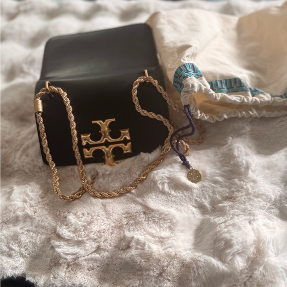Tory Burch Black and Gold Crossbody Bag with Quilted Leather - Picture 6 of 15